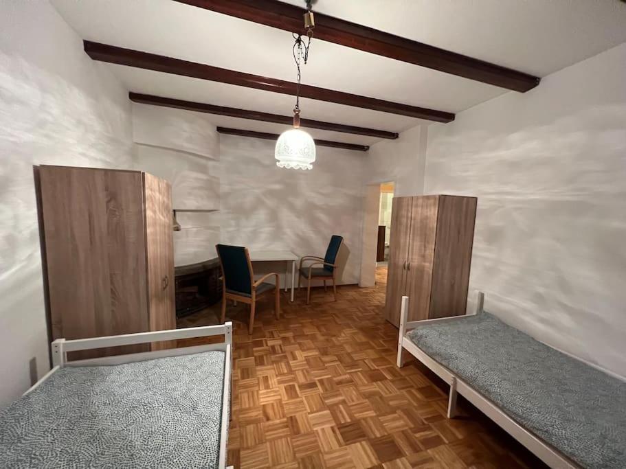 Duisburg Feelhome, Flughafen Nah,3-Schlafzimmer, Dusche Ebenerdig, Zentral, Wifi, Ground Floor ภายนอก รูปภาพ